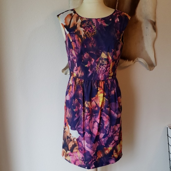 Ellen Tracy Dresses & Skirts - Ellen Tracy floral sleeveless shift dress